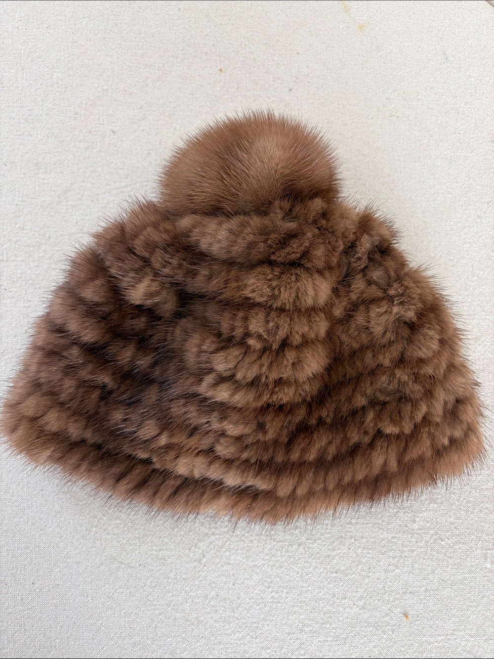 Luxury KNIT MINK BEANIE HAT WITH POM POM IN BROWN
